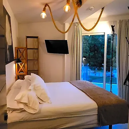 Terrace Costa فندق
