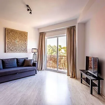 Terrace Costa فوينخيرولا