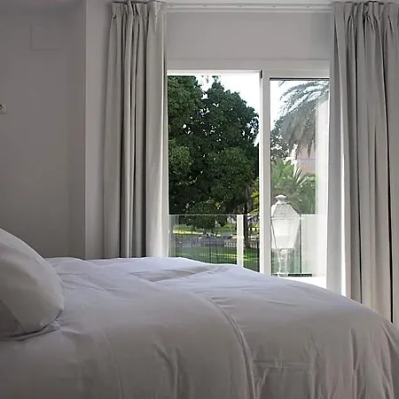 Terrace Costa 2* فوينخيرولا